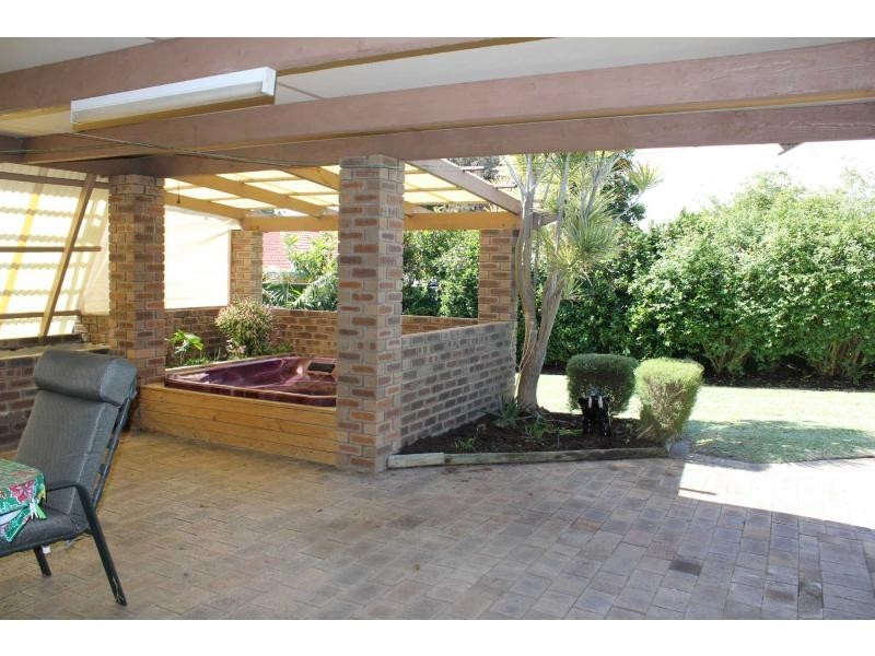 6 Tracy Turn, Woodvale WA 6026