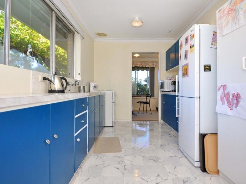 6 Ayton Way, Duncraig WA 6023