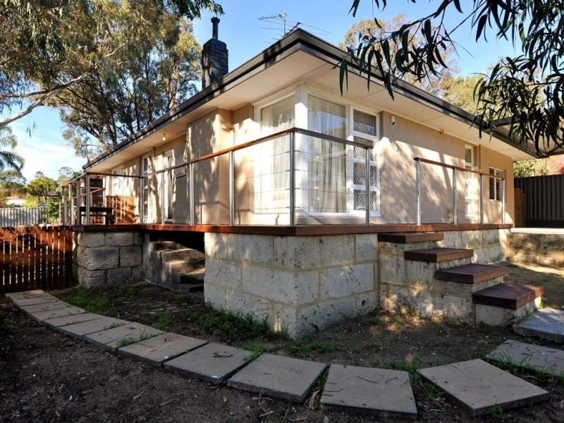 4 Manuka Place, Duncraig WA 6023