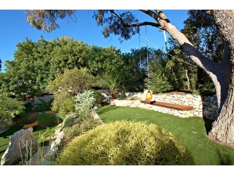 30 Wandoo Road, Duncraig WA 6023