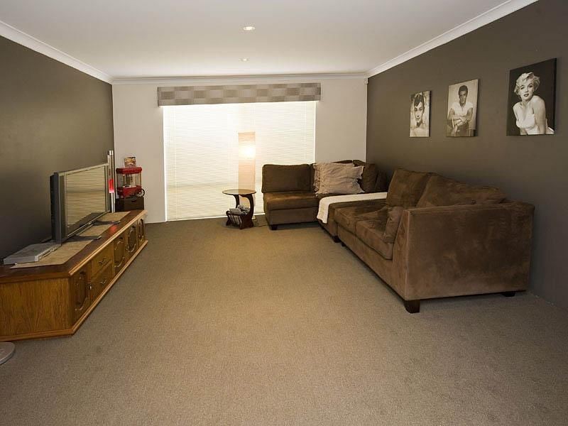 42 Dirleton Loop, Butler WA 6036