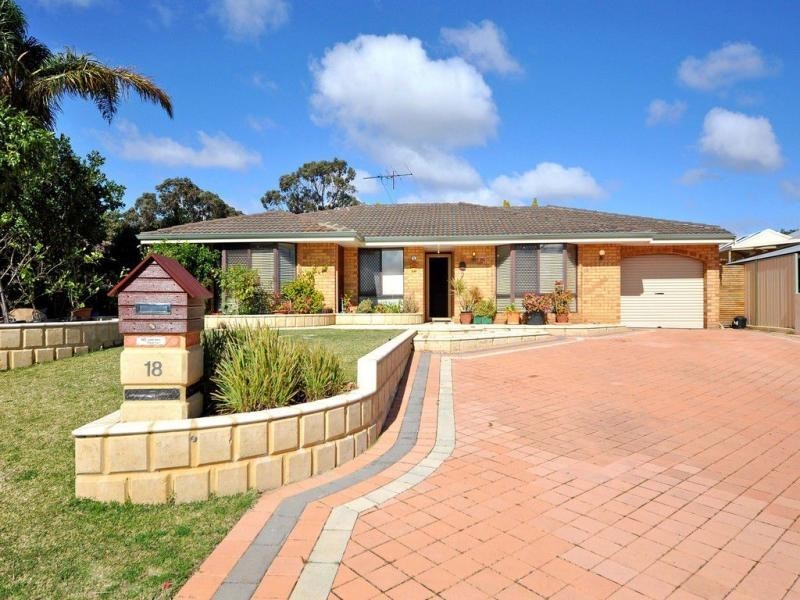 18 Brookland Crescent, Marangaroo WA 6064