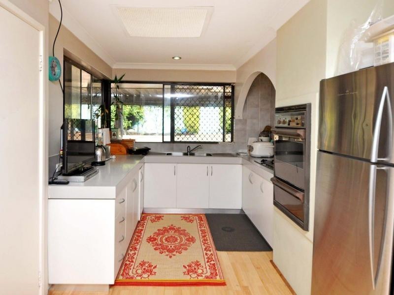 18 Brookland Crescent, Marangaroo WA 6064