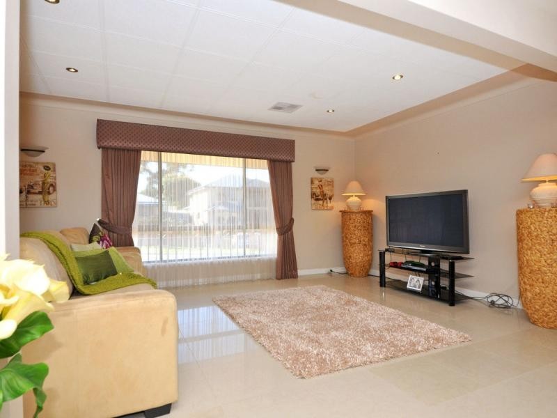 20 Chesson Street, Dianella WA 6059