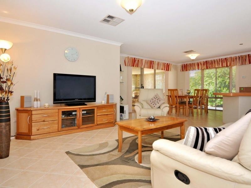 107 Hellfire Drive, Darch WA 6065