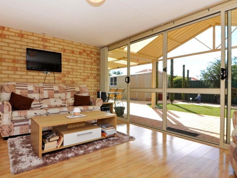 107 Hellfire Drive, Darch WA 6065