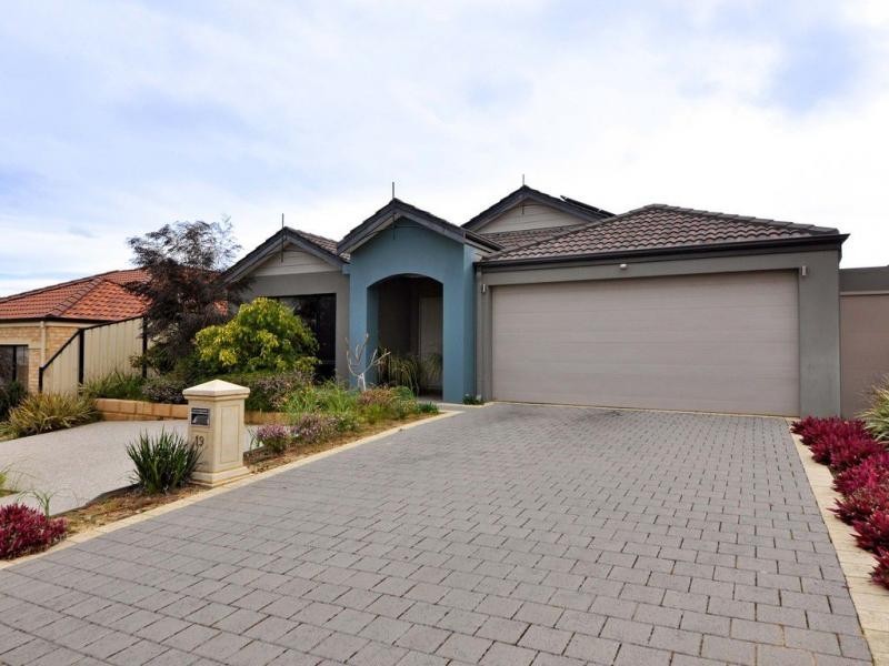 19 Longleaf Drive, Clarkson WA 6030