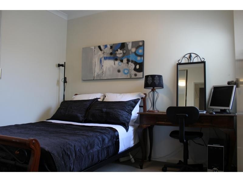 Villa 2/11 Olivedale Road, Madeley WA 6065