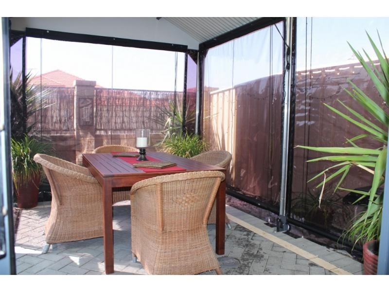 Villa 2/11 Olivedale Road, Madeley WA 6065