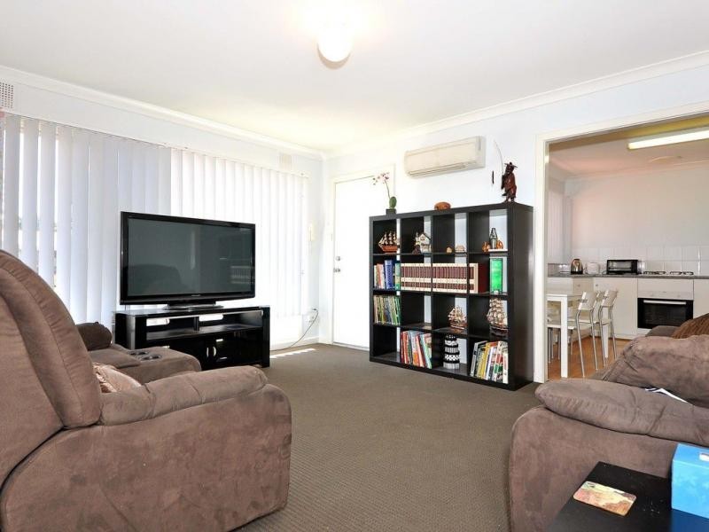1/17 Westbrook Way, Girrawheen WA 6064