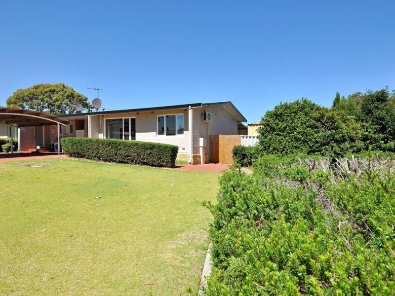 1/17 Westbrook Way, Girrawheen WA 6064