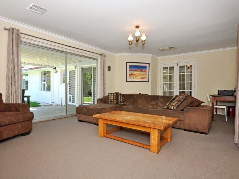 11 Arnisdale Road, Duncraig WA 6023