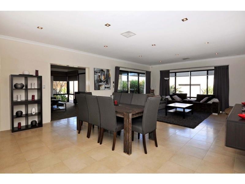 5 Belcastro Way, Madeley WA 6065