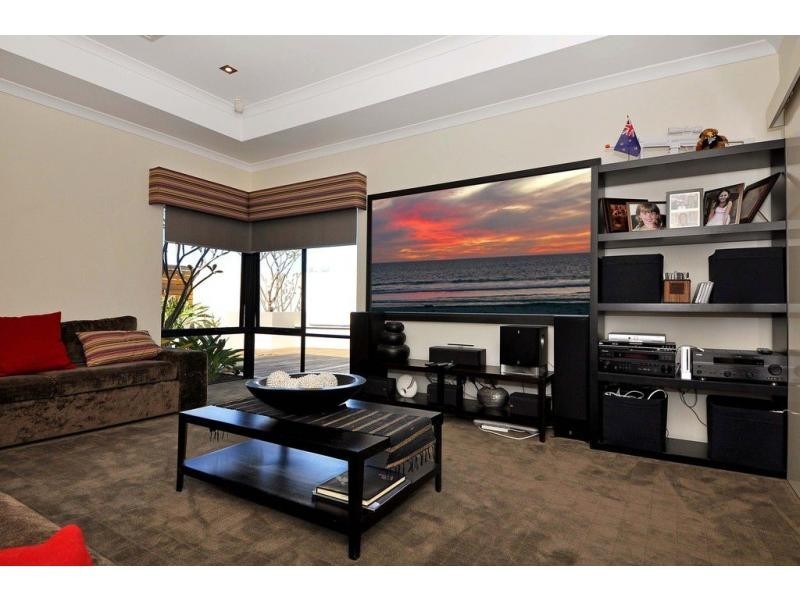 5 Belcastro Way, Madeley WA 6065