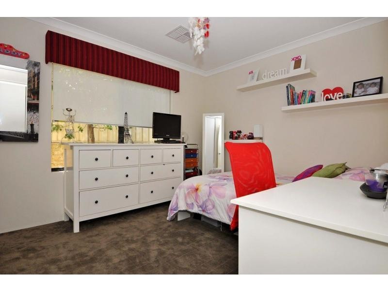 5 Belcastro Way, Madeley WA 6065