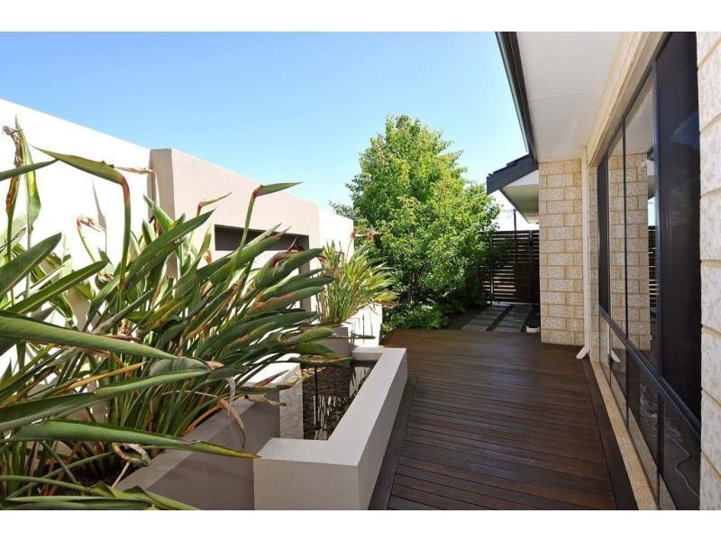 5 Belcastro Way, Madeley WA 6065