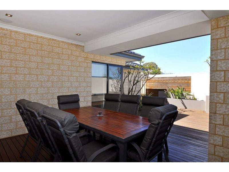 5 Belcastro Way, Madeley WA 6065