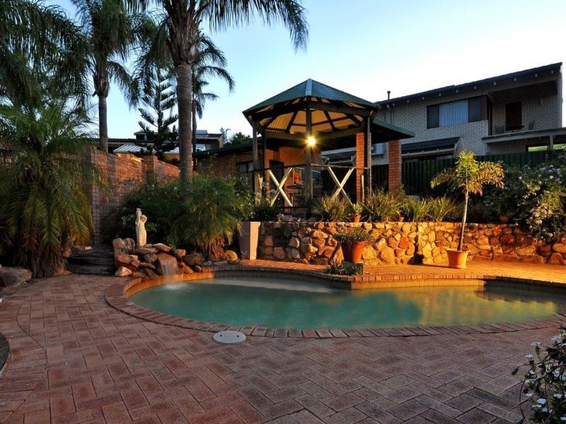 17 Wade Close, Duncraig WA 6023