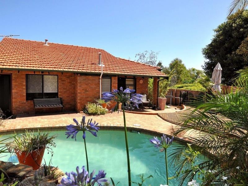 17 Wade Close, Duncraig WA 6023