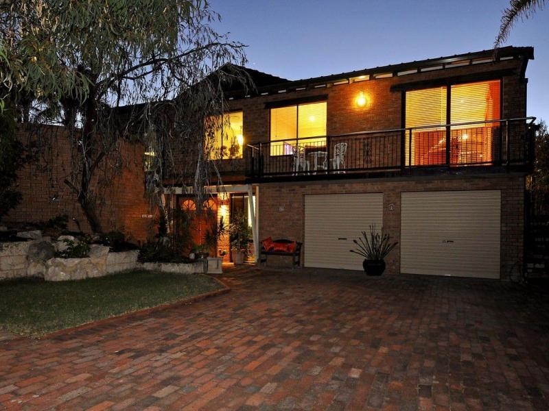 17 Wade Close, Duncraig WA 6023