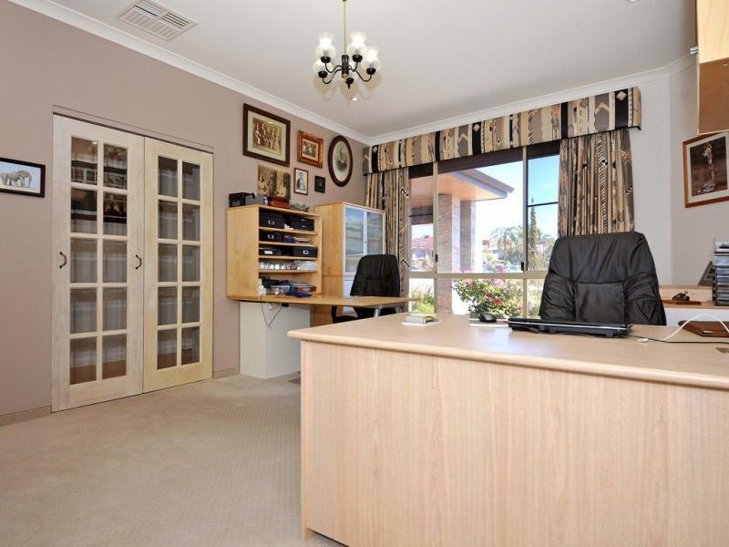 9 Calgary Place, Kingsley WA 6026