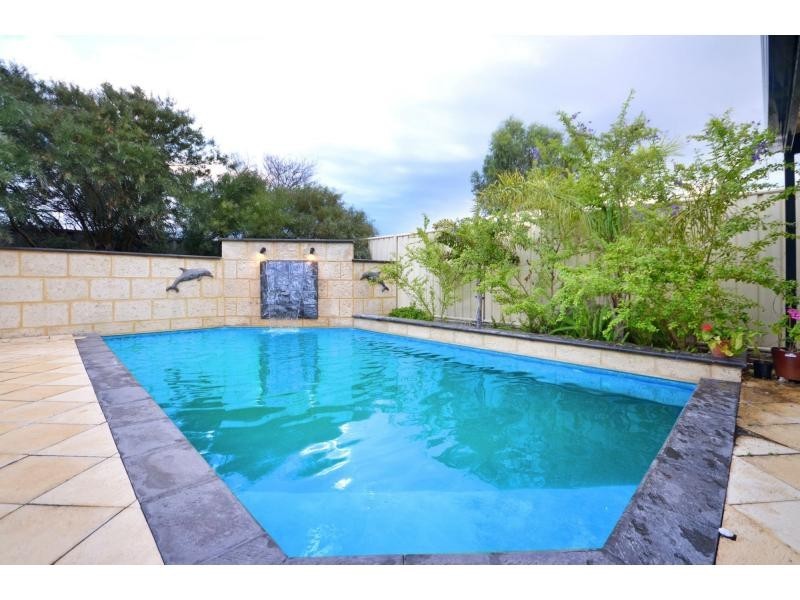 45 Palmerston Crescent, Tapping WA 6065