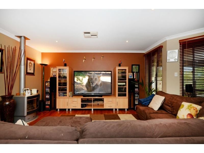 45 Palmerston Crescent, Tapping WA 6065