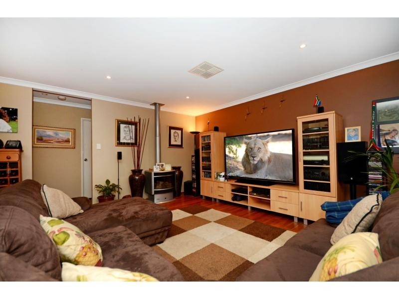 45 Palmerston Crescent, Tapping WA 6065