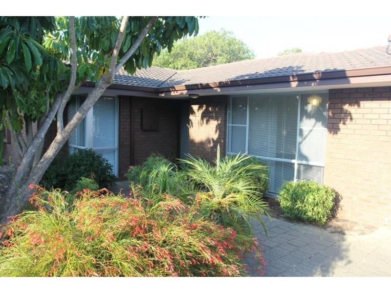 4 Atwick Way, Craigie WA 6025