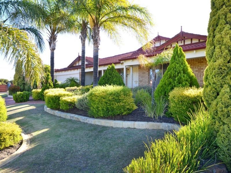 8 Greenoak Place, Woodvale WA 6026