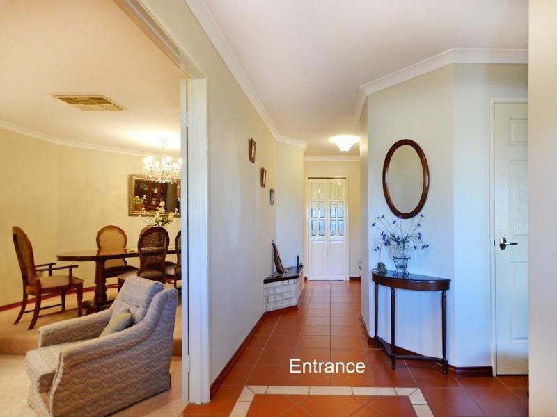 8 Greenoak Place, Woodvale WA 6026