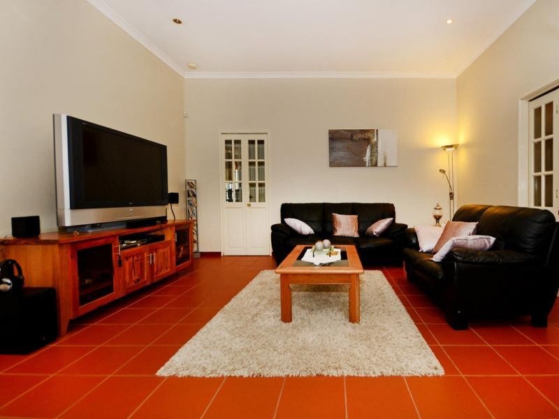 8 Greenoak Place, Woodvale WA 6026