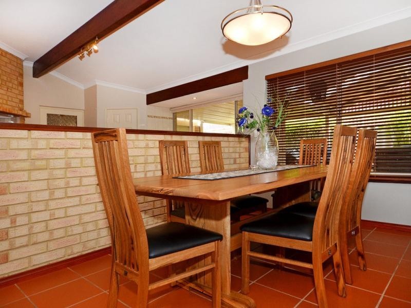 8 Greenoak Place, Woodvale WA 6026