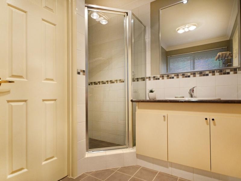 8 Greenoak Place, Woodvale WA 6026