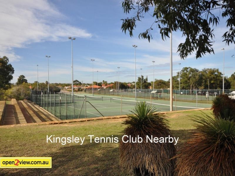 8 Greenoak Place, Woodvale WA 6026