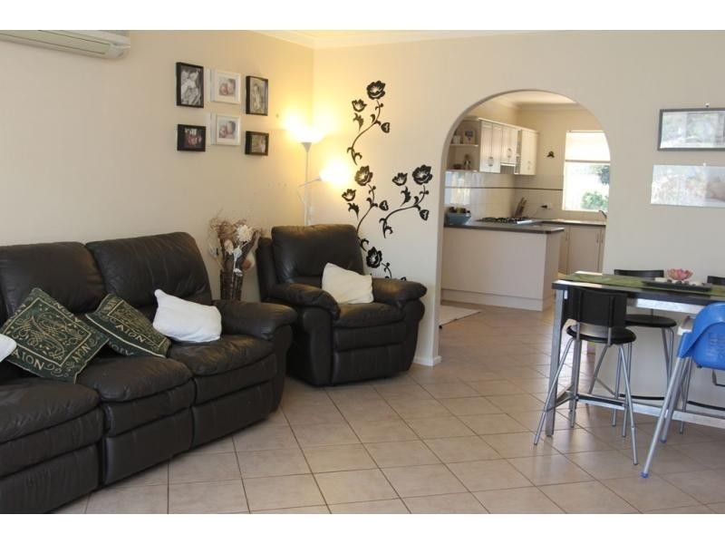 10B Sillmon Way, Duncraig WA 6023