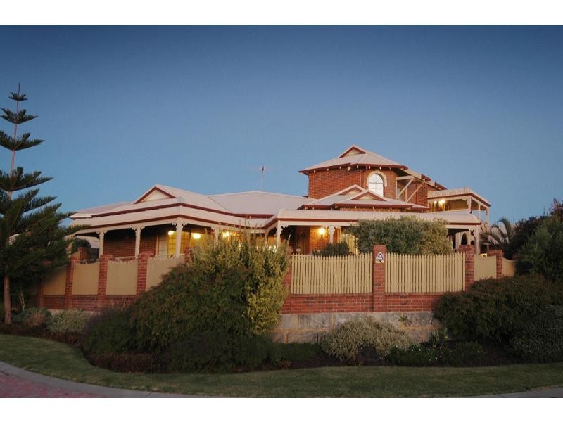 2 Latifa Close, Ocean Reef WA 6027