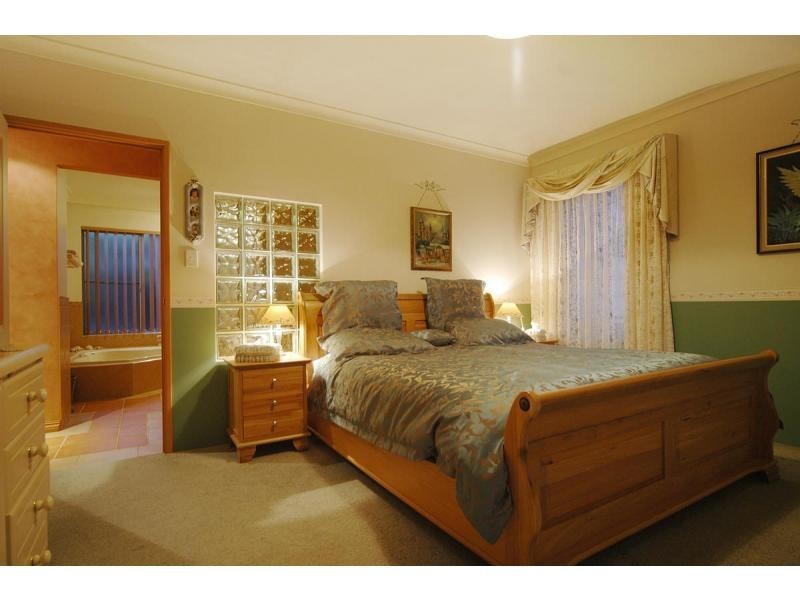 2 Latifa Close, Ocean Reef WA 6027