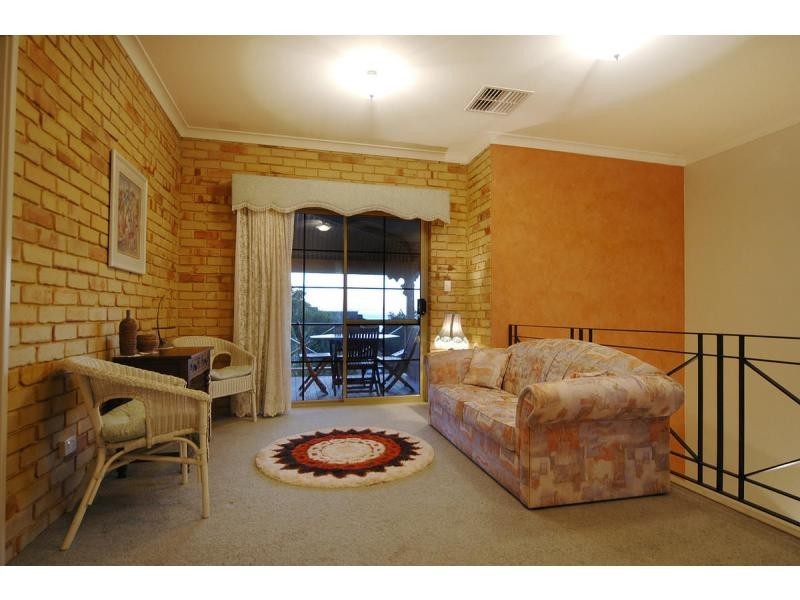 2 Latifa Close, Ocean Reef WA 6027