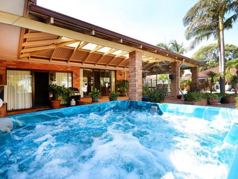 21 Comstock Way, Woodvale WA 6026