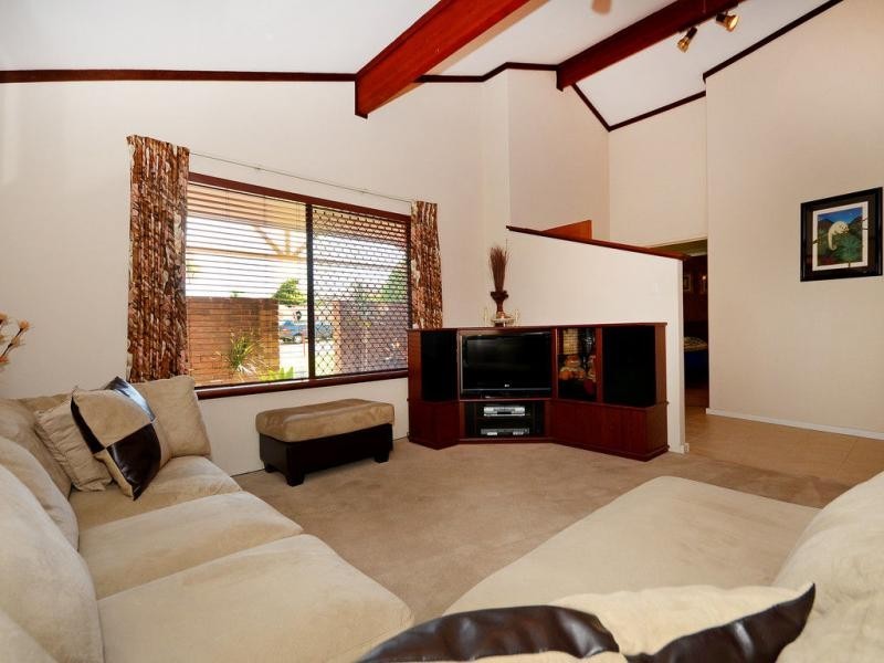 21 Comstock Way, Woodvale WA 6026