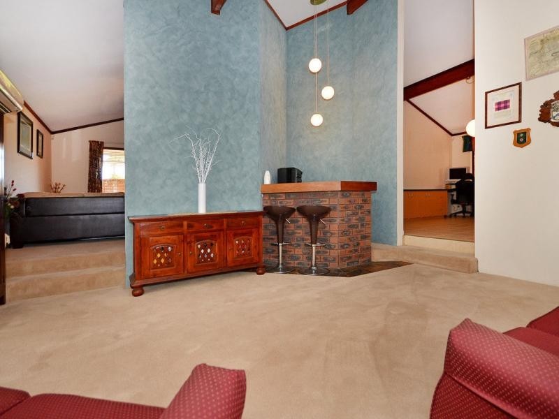 21 Comstock Way, Woodvale WA 6026