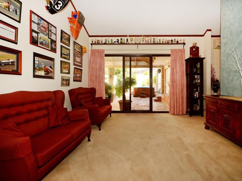 21 Comstock Way, Woodvale WA 6026