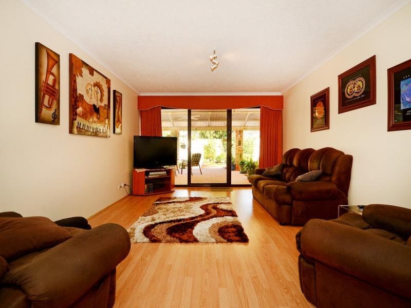 21 Comstock Way, Woodvale WA 6026