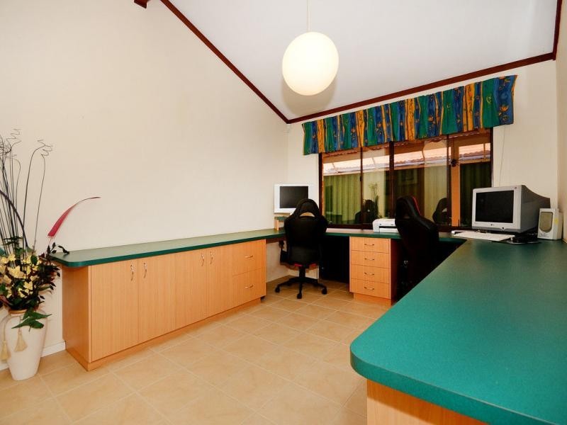 21 Comstock Way, Woodvale WA 6026