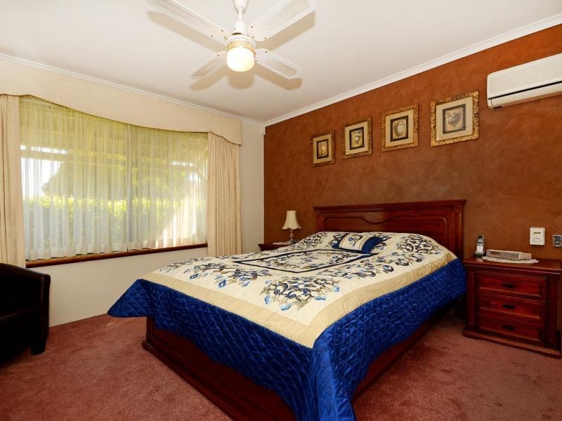 21 Comstock Way, Woodvale WA 6026