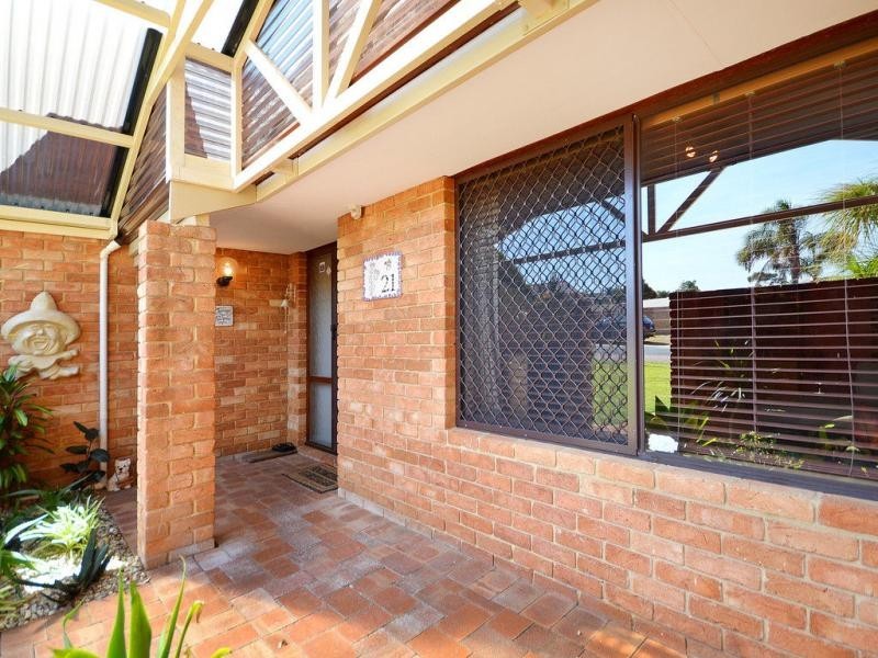 21 Comstock Way, Woodvale WA 6026