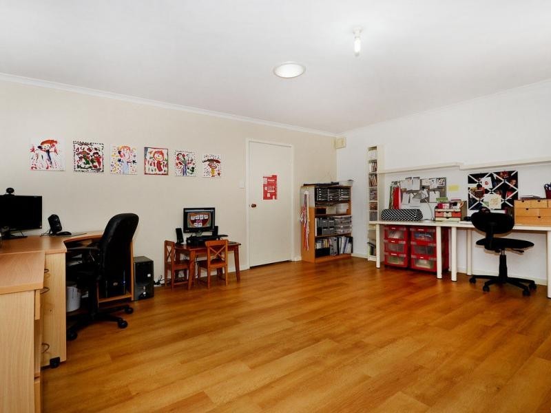 33 Firwood Trail, Woodvale WA 6026