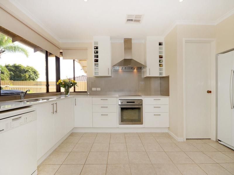 33 Firwood Trail, Woodvale WA 6026