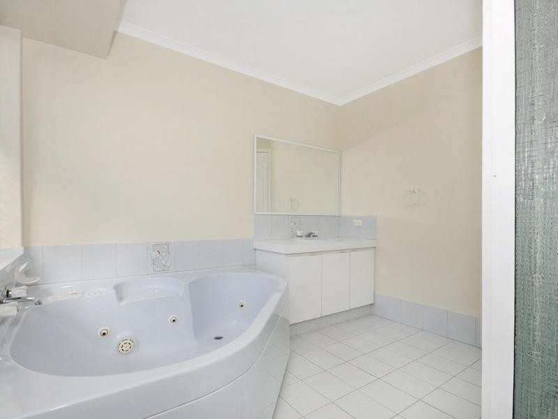 33 Firwood Trail, Woodvale WA 6026